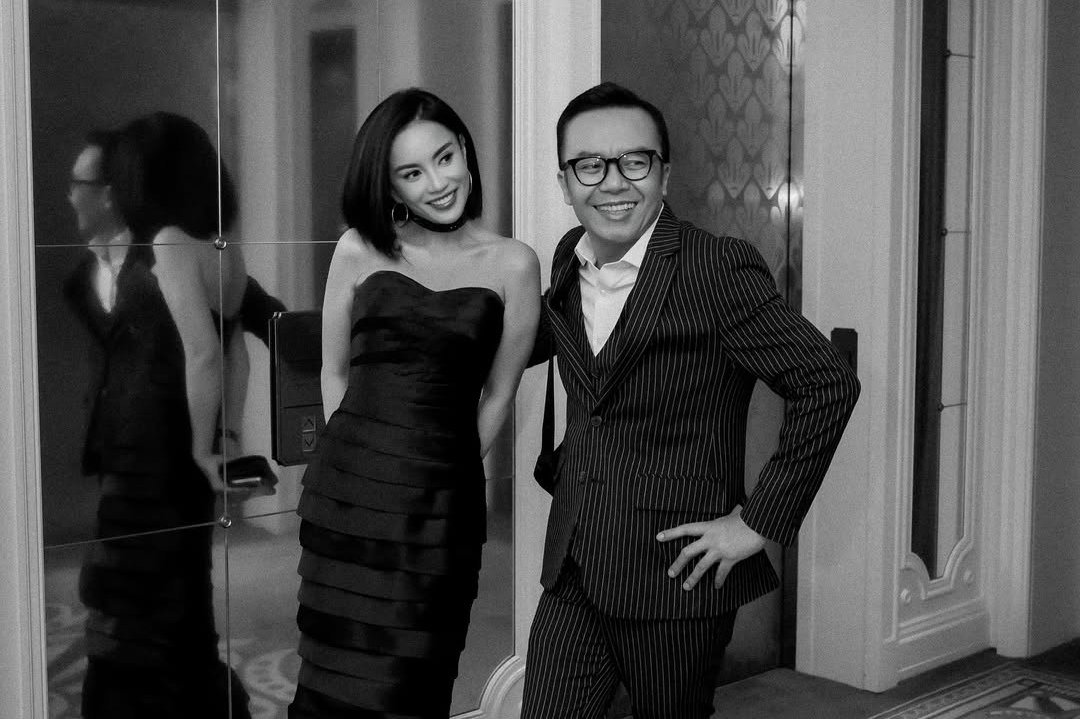 Ari Lasso Tepis Rumor Putus, Unggah Video Romantis dan Kirim Mawar Putih untuk Dearly Djoshua