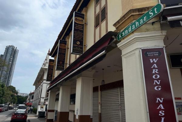 Warong Nasi Pariaman, yang selama ini dikenal sebagai rumah makan nasi padang tertua di Singapura, akan menutup pintu untuk selamanya setelah beroperasi 78 tahun. (Foto: Facebook)