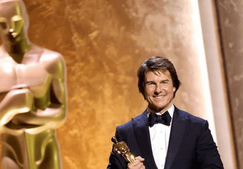 Tom Cruise Raih Oscar