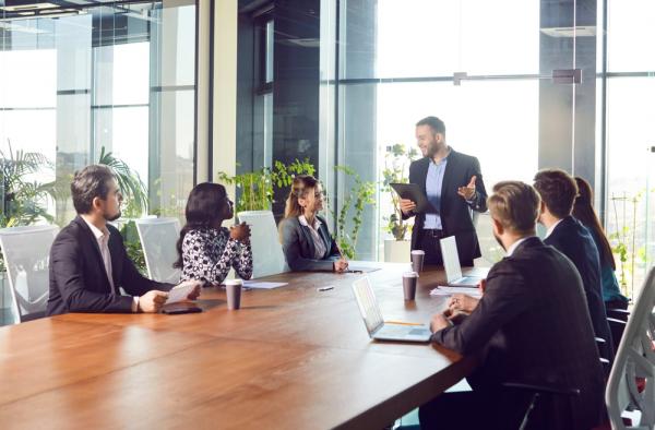 Optimalkan Komunikasi Internal Perusahaan dengan Town Hall Meeting