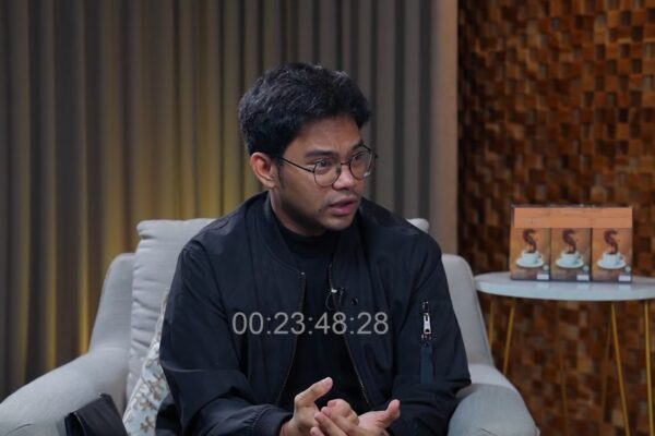 Insanul Fahmi Curhat di Kakbah: Badai Masalah Rumah Tangga Menerpa