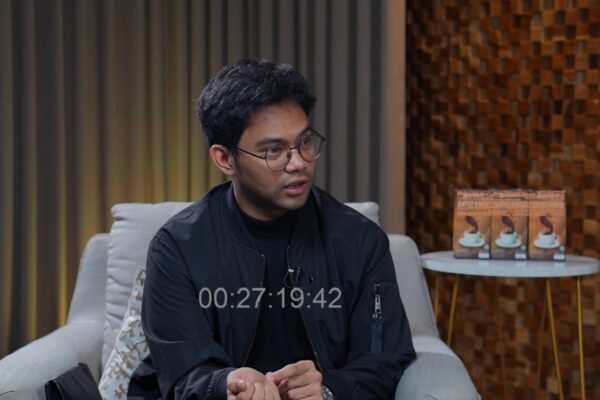 Drama Inara Rusli & Insanul Fahmi: Bersujud Minta Maaf, Ogah Cerai?