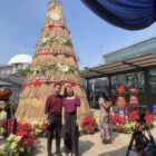 Pohon Natal Katedral Daur Ulang: Unik, Indah, dan Ramah Lingkungan!