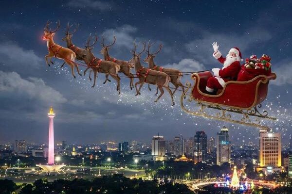 Viral Santa Claus Melintas di Langit Jakarta, Ini Faktanya!
