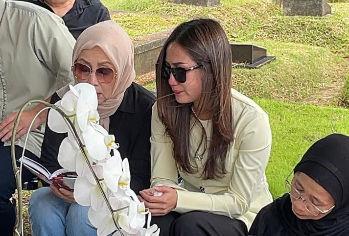 Tangis Haru Tamara Tyasmara Rayakan Ultah Dante di Makam