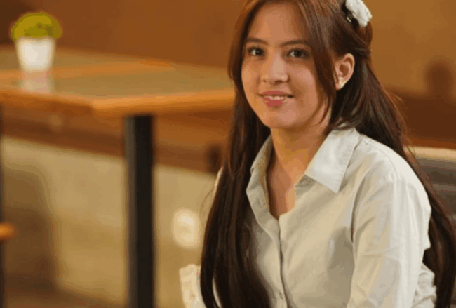 Adhisty Zara mundur sinetron