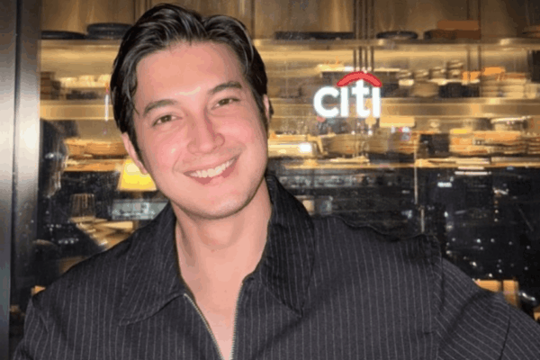 Penampilan Junior Roberts