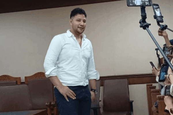 Ammar Zoni bersumpah depan hakim