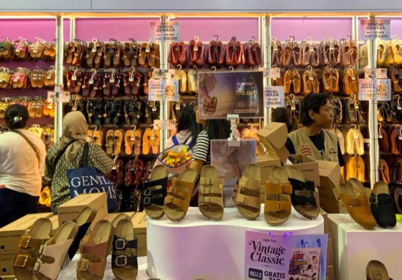 sandal wanita - ilustrasi berita Serbu Promo Jakarta Fair 2026, Ini 5 Merek Sandal Wanita yang Kasih Diskon Besar