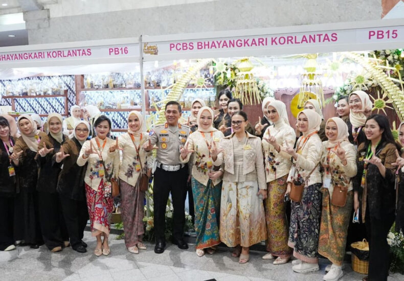 bazar kreasi bhayangkari - ilustrasi berita Kakorlantas Dampingi Kapolri Tinjau Bazar Kreasi Bhayangkari Nusantara 2026