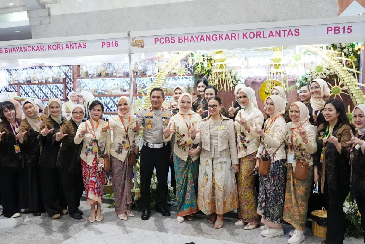 bazar kreasi bhayangkari Kakorlantas Dampingi Kapolri Tinjau Bazar Kreasi… bazar kreasi bhayangkari - ilustrasi berita Kakorlantas Dampingi Kapolri Tinjau Bazar Kreasi Bhayangkari Nusantara 2026