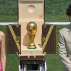 hoyeon pembawa trofi - ilustrasi berita Hoyeon pembawa trofi Piala Dunia 2026, Bintang Squid Game Menjadi Sorotan
