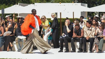 pierpaolo piccioli - ilustrasi berita Debut Couture Pierpaolo Piccioli yang Mendefinisikan Ulang Balenciaga