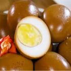 telur bacem - ilustrasi berita Telur Bacem Marinasi: Gurih Legit yang Cocok Jadi Lauk Sehari-hari
