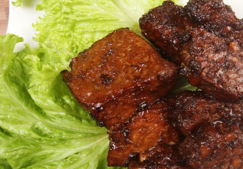 tempe bacem - ilustrasi berita Resep Tempe Bacem Manis dan Gurih, Tambahkan Air Kelapa dan Gula Merah