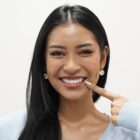 veneer gigi natural - ilustrasi berita Tren Veneer Gigi Natural: Solusi Estetika Tanpa Kikis ala Selebriti