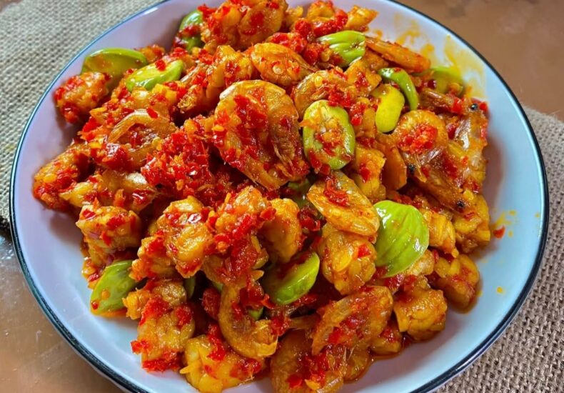 balado tempe udang - ilustrasi berita Bikin Nasi Hangat Cepat Ludes: Resep Balado Tempe Udang yang Lezat