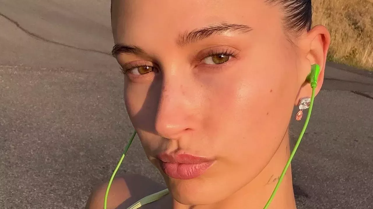 hailey bieber Hailey Bieber Pamer Bentuk Tubuh Bugar Dua Tahun Setelah… hailey bieber - ilustrasi berita Hailey Bieber Pamer Bentuk Tubuh Bugar Dua Tahun Setelah Melahirkan
