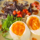 mie instan hack - ilustrasi berita Simpel dan Nikmat! Resep Mie Instan Hack Creamy Gurih ala Rumahan