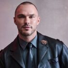 nicholas hoult - ilustrasi berita Nicholas Hoult Resmi Perankan Gilderoy Lockhart di Serial Harry Potter HBO