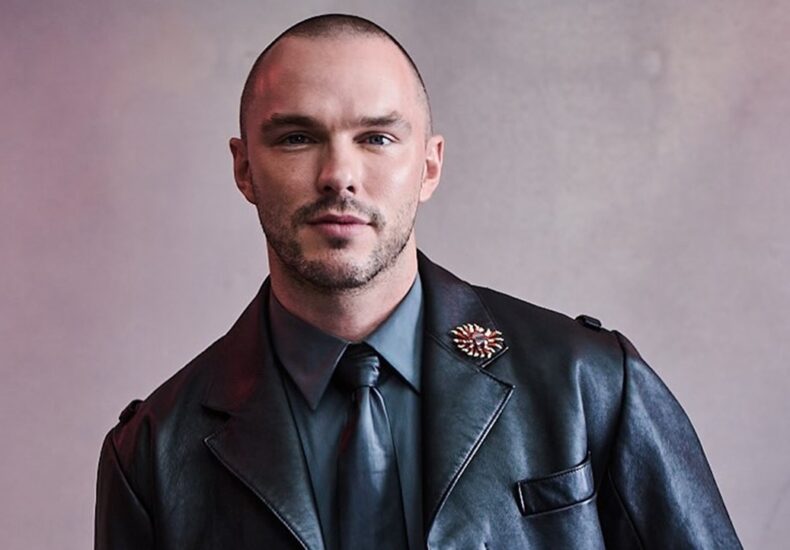 nicholas hoult - ilustrasi berita Nicholas Hoult Resmi Perankan Gilderoy Lockhart di Serial Harry Potter HBO