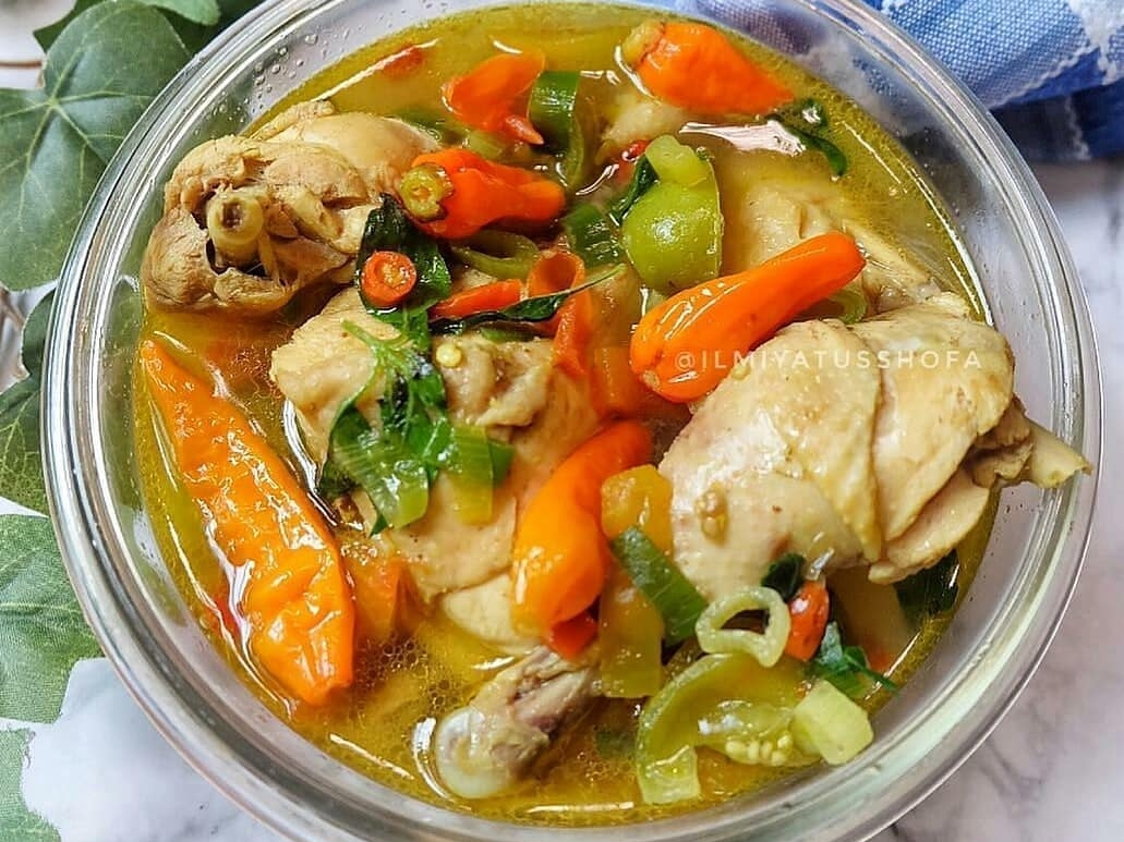 pindang ayam pedas Resep Pindang Ayam Pedas Asam yang Segar, Lengkap dengan… pindang ayam pedas - ilustrasi berita Resep Pindang Ayam Pedas Asam yang Segar, Lengkap dengan Nanas dan Tomat